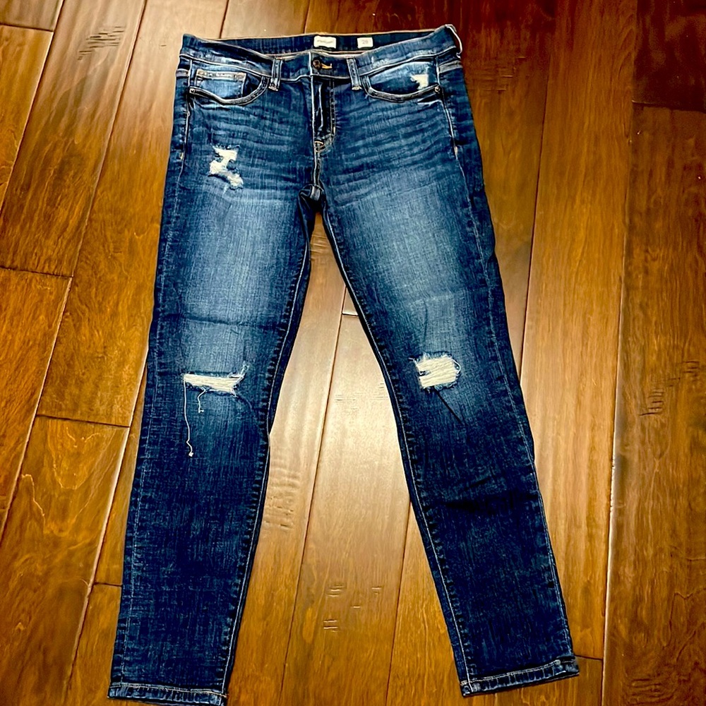 EUC Sneak Peek sexy boyfriend jean sz 28